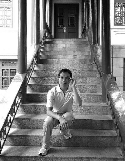 北大保安出書請(qǐng)老教授作序 因遭媒體困擾辭職 北大保安出書請(qǐng)老教授作序 因遭媒體困擾辭職