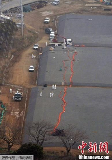 東京電力公司福島第一核電站一儲(chǔ)水池4月5日發(fā)生污水泄漏事故，維修人員自4月6日起，開始使用5臺(tái)水泵進(jìn)行污水轉(zhuǎn)移作業(yè)，目前已成功轉(zhuǎn)移13000噸污水，但是仍有47噸發(fā)生了泄露。事故發(fā)生3天以來(lái)，泄漏污水總量約167噸。