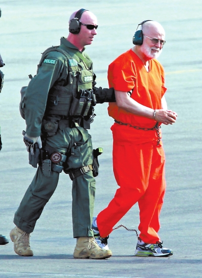 詹姆斯·巴爾杰（右）2011年資料圖片。圖/CFP