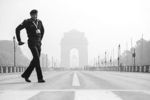 《紐約時(shí)報(bào)》網(wǎng)站27日配發(fā)的新德里1月某一天的霧霾照片。