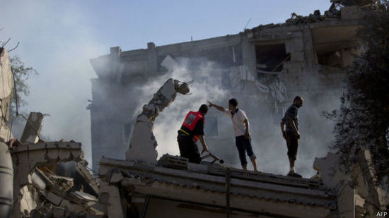 加沙地帶建筑在空襲中被毀。來(lái)源：BBC網(wǎng)站