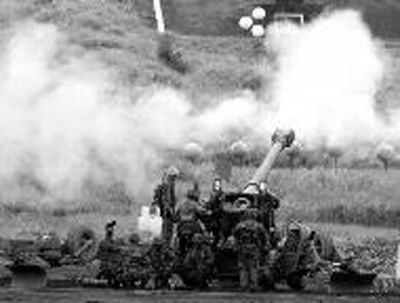 24日，日本陸上自衛(wèi)隊(duì)在進(jìn)行演練