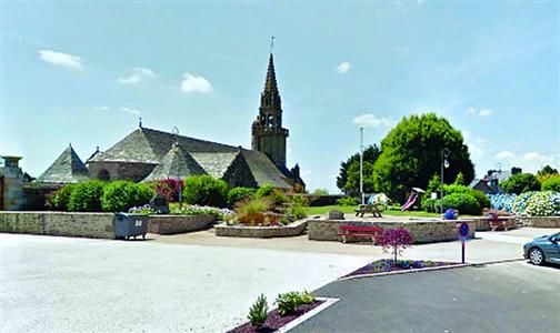 貝里揚村人口不足，歡迎年輕家庭遷居至此；卻對單純尋求投資的商人不感興趣。