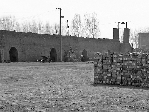 東張巨村的磚窯廠。