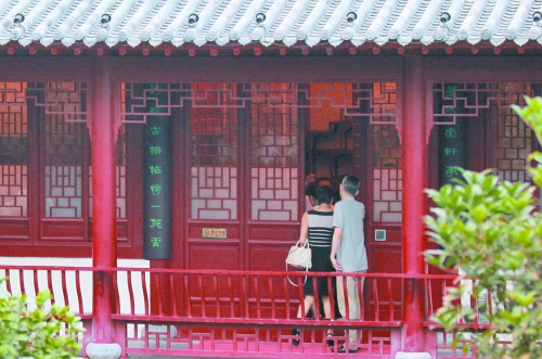 食客進(jìn)門。