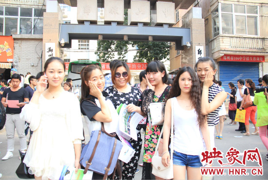 畢業(yè)和同學(xué)一起去旅行是不少考生的選擇。