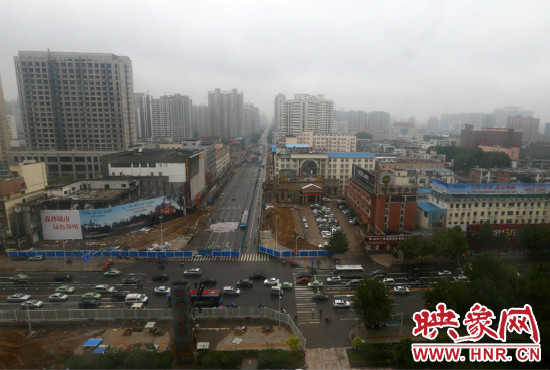 經(jīng)三路下穿金水路隧道工程已經(jīng)開始封閉施工。