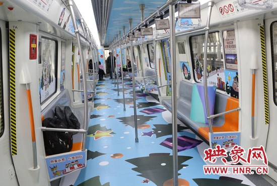 在活動(dòng)進(jìn)行過(guò)程中，乘客還可發(fā)揮創(chuàng)意，編寫與車廂主題小動(dòng)物相關(guān)的小故事。