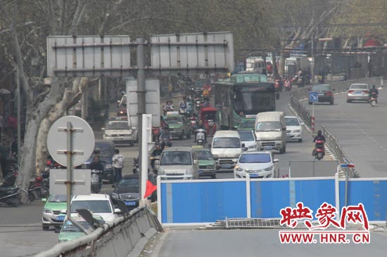 南陽路北向南方向擁堵嚴重。