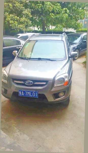 何先生買的二手東風悅達起亞轎車