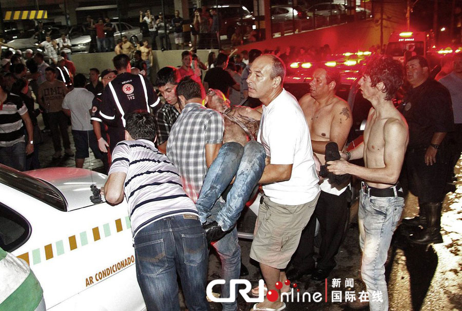 巴西夜總會大火致200多人死亡 巴西夜總會大火致200多人死亡