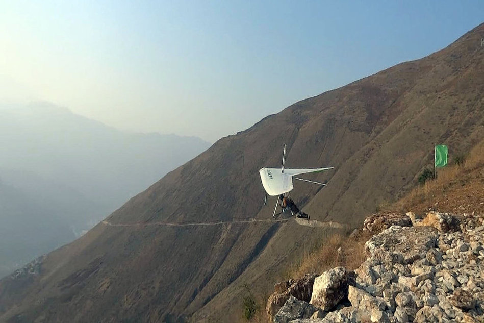 "中國(guó)第一飛人"墜湖遇難 "中國(guó)第一飛人"墜湖遇難