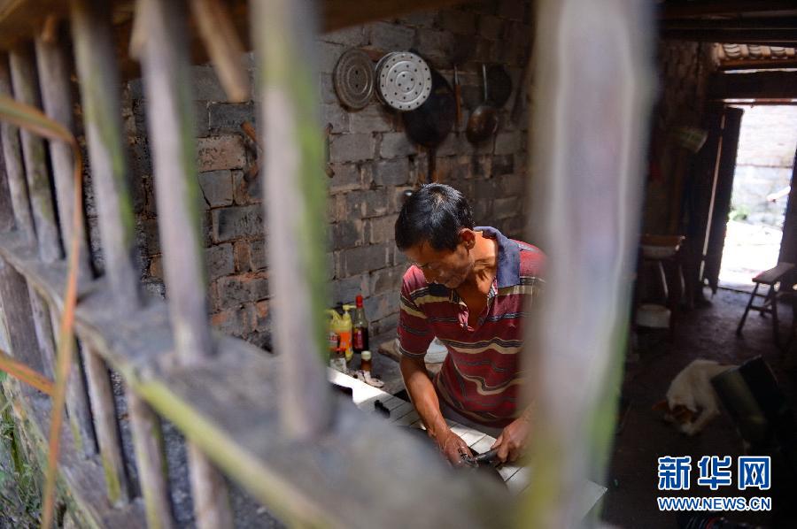 農(nóng)場(chǎng)棚戶(hù)區(qū)的最后留守家庭：留下的是回憶，迎來(lái)的是幸福