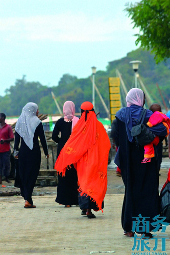 島上的穆斯林女人。