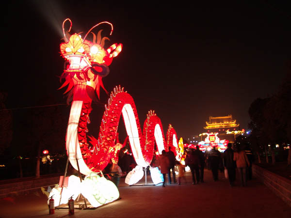 2014年中國·開封龍亭大型迎春燈會璀璨開幕