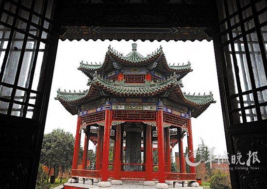 河南商丘古城建于明朝正德六年(公元1511年)，是國內(nèi)保存較好的古城之一 王頌 攝