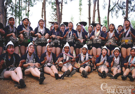 　　奕車人崇尚愛(ài)情自由