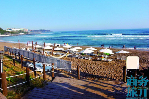 有一段偶來小路經(jīng)過新羅酒店所在的沙灘。