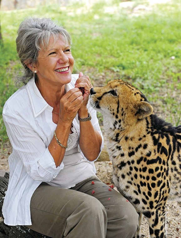 　　自然保護區(qū)、瀕危動物 中心、奢華營地酒店,無一不是Lente女士熱愛動物和大自然的杰作