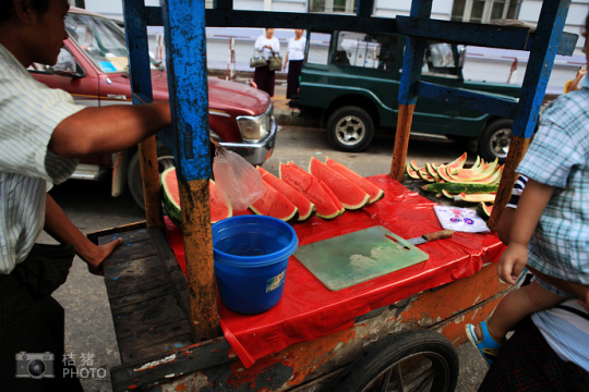 緬甸，繽紛的街邊平民小吃
