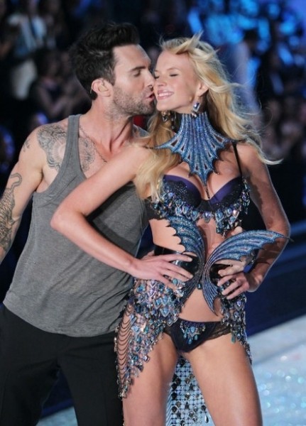 誰(shuí)能有幸約會(huì)天使？維秘超模們的男星后宮團(tuán)