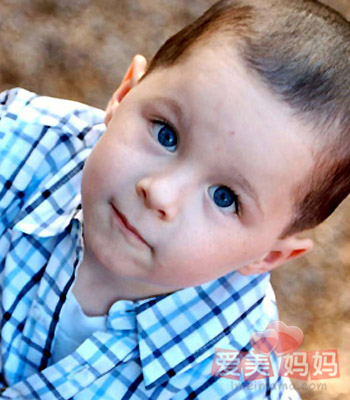  家長過度保護(hù) 孩子的獨立性會變差