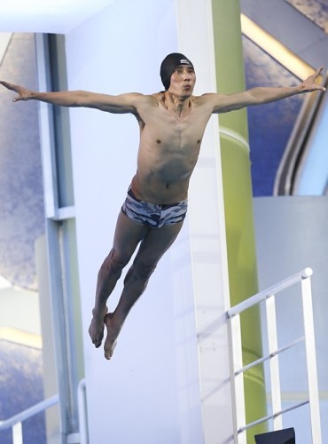 《水立方》閆妮意外淘汰陳楚生表現(xiàn)出色 《水立方》閆妮意外淘汰陳楚生表現(xiàn)出色