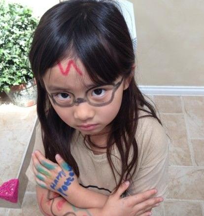 多妹扮哈利波特超萌可愛(ài)