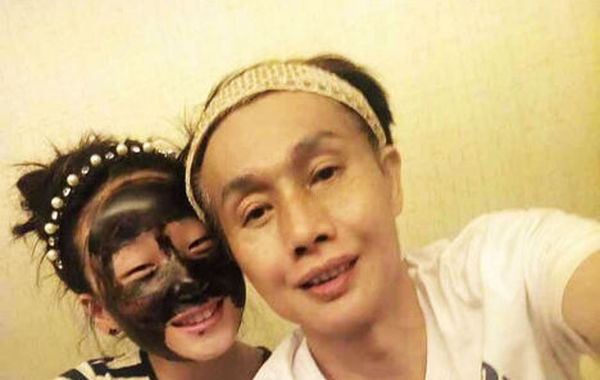 據(jù)悉，2011年，鄧建國在廣州舉行婚禮迎娶90后“干女兒”黃梓琪。