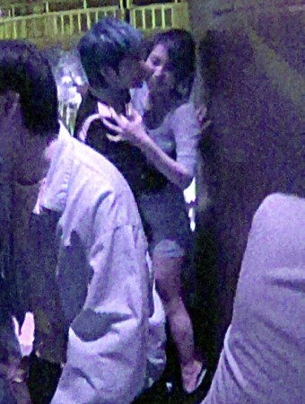 鄭嘉穎夜店與辣妹激吻 鄭嘉穎夜店與辣妹激吻