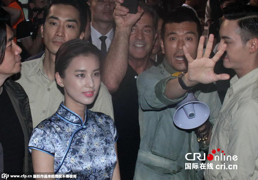 黃圣依楊子首次公開(kāi)合體不避嫌 黃圣依穿旗袍扮嫻淑 黃圣依楊子首次公開(kāi)合體不避嫌 黃圣依穿旗袍扮嫻淑