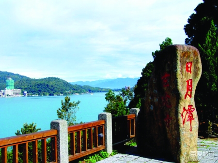 臺(tái)灣游專家3月29日、4月21日連續(xù)開行游臺(tái)灣送香港夕陽(yáng)紅專列，組織近2000位爸媽走進(jìn)寶島臺(tái)灣，圓