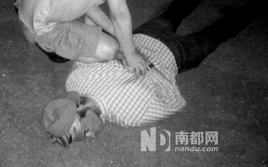 俄羅斯安全部門發(fā)布圖片顯示，美國駐俄使館工作人員福格爾被抓獲。