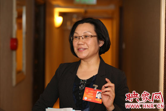 全國人大代表、商丘市實(shí)驗(yàn)小學(xué)校長高阿莉做客映象網(wǎng)兩會(huì)微視。