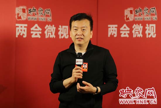 全國人大代表張澤群接受映象網(wǎng)“兩會(huì)微視”訪談。