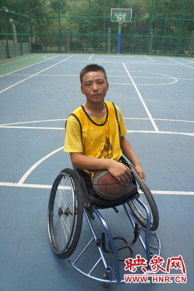 正在洛陽訓(xùn)練的秦旭磊 正在洛陽訓(xùn)練的秦旭磊