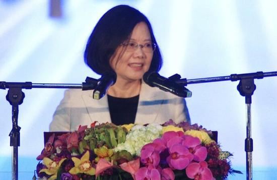 蔡英文向教師溫情喊話教師嗆:太晚了!(圖片來源:臺(tái)灣《聯(lián)合報(bào)》)