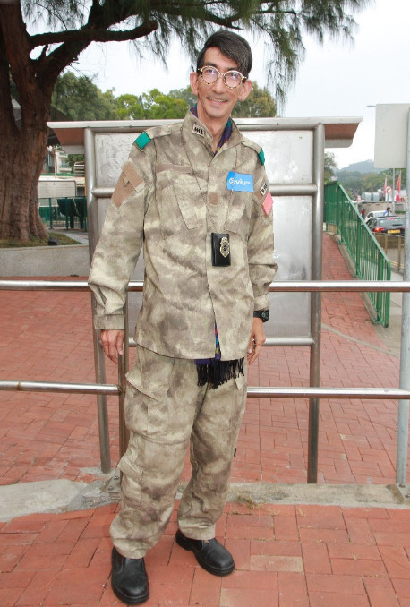 “瘦頭陀”當(dāng)爺爺 稱(chēng)孫子?jì)尚](méi)遺傳身高