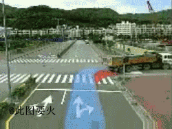 男子遭大貨車(chē)碾壓致死 監(jiān)控還原其生前最后10秒