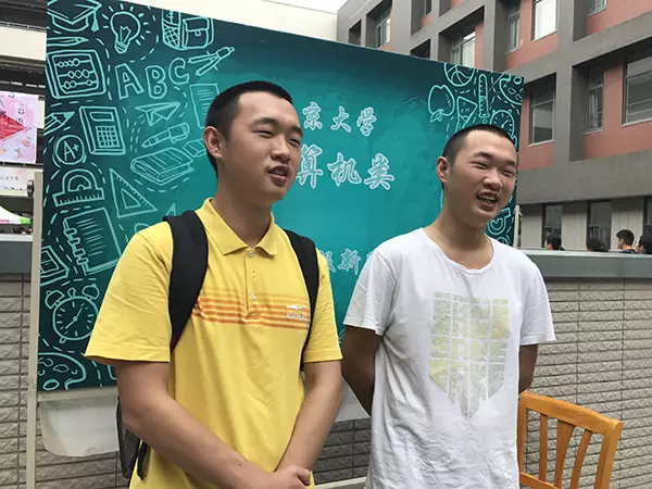 雙胞胎兄弟陳于勤、陳于思。