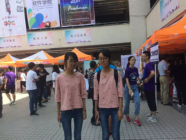 雙胞胎姐妹花劉玲馨、劉玲潔。