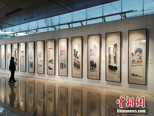 齊白石作品《山水十二條屏》在北京展出。<a target='_blank'  _fcksavedurl='http://www.chinanews.com/' _fcksavedurl='http://www.chinanews.com/' >中新網(wǎng)</a>記者 宋宇晟 攝