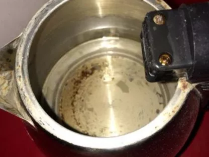 太惡心！女游客竟用酒店燒水壺煮自己的臟內(nèi)褲