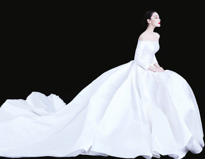 張馨予的婚紗成了淘寶爆款，知道價格后讓人大跌眼鏡！