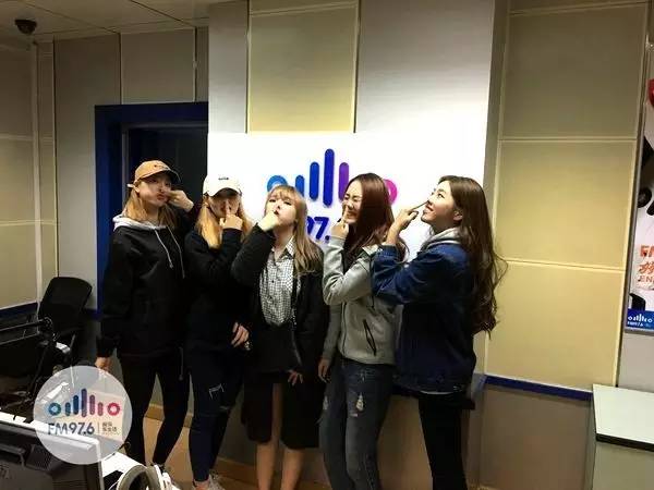 豬鼻行動(dòng)！預(yù)備……按！長(zhǎng)腿妹妹都是天然美女哦！