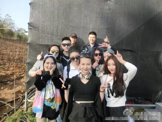 能認出幾位超女？王佳月和其他兩位超女本周就要前往長沙咯