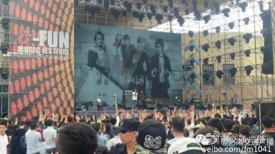 河南交通廣播主持人佳音、彎彎、朱浩都登上了優(yōu)放舞臺，優(yōu)放，交廣在這里！