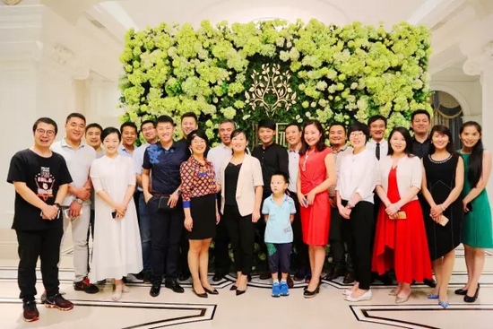 期待的時(shí)候，總是很長(zhǎng)，相聚的時(shí)候，總是很短。