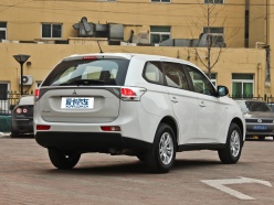 三菱2013款歐藍(lán)德 三菱2013款歐藍(lán)德