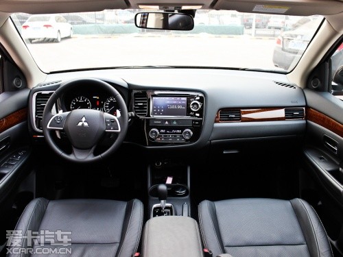 三菱2013款歐藍(lán)德 三菱2013款歐藍(lán)德